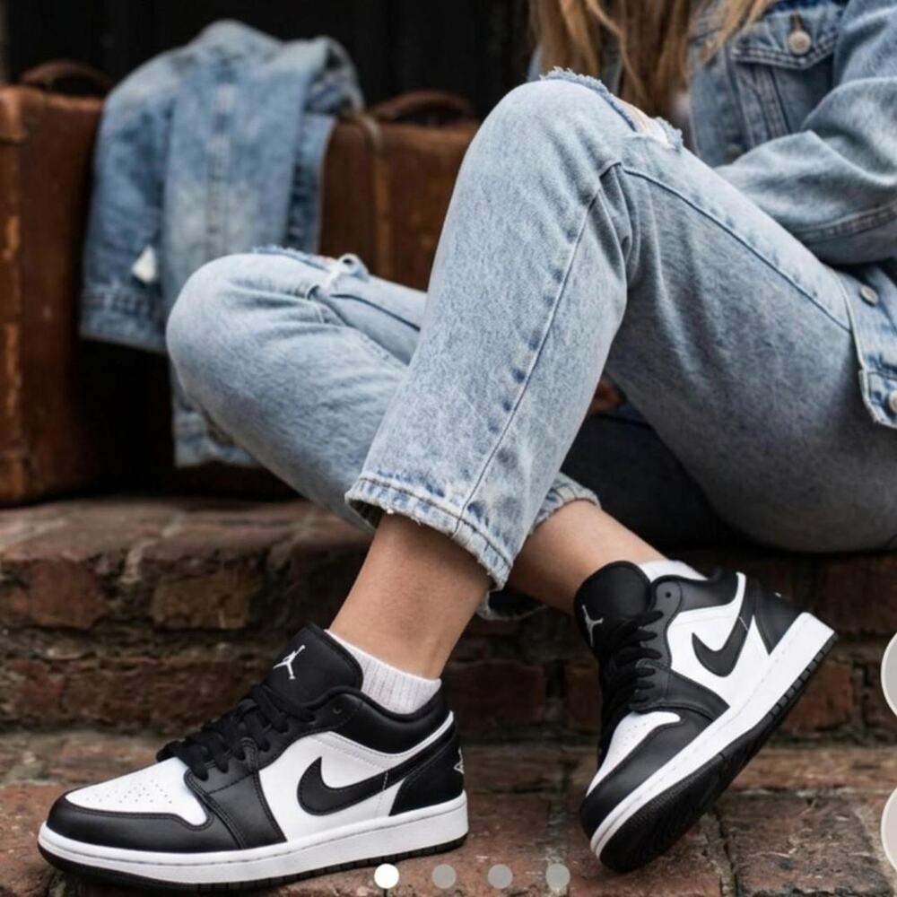 Nike panda low jordan 1